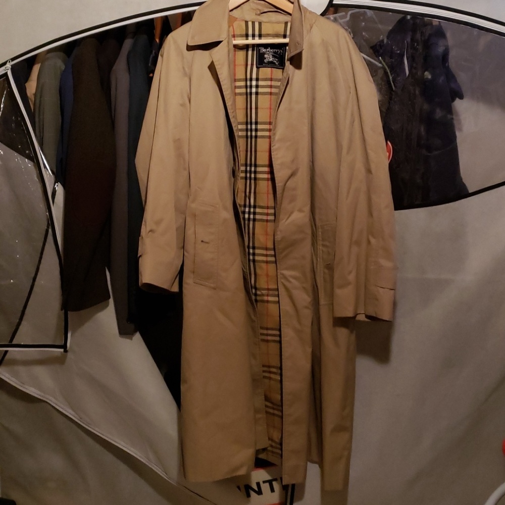 Mens Burberry trenchcoat